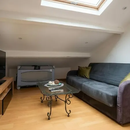 Rmb - T2 Au Dernier Etage Au Coeur De Avec Ac Appartement
